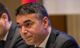 Βόρεια Μακεδονία: Οργή Ντιμιτρόφ για την προβοκατόρικη παραβίαση των «Πρεσπών» από υπηρεσιακή υπουργό