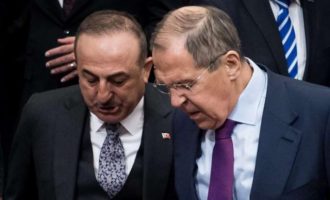 Ρώσοι και Τούρκοι συμπεριφέρονται ως «κατοχικές δυνάμεις» της Λιβύης