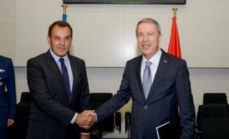 Ο Παναγιωτόπουλος συναντά Ακάρ στις Βρυξέλλες – Σαφές μήνυμα στην Τουρκία για τις προκλήσεις