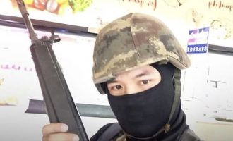 Μακελειό στην Ταϊλάνδη: Αυτός ο στρατιώτης σκότωσε τουλάχιστον 20 ανθρώπους σε εμπορικό κέντρο (βίντεο)