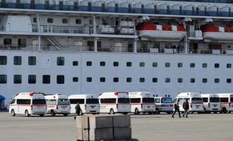Τρόμος σε κρουαζιερόπλοιο: 61 επιβαίνοντες έχουν προσβληθεί από τον κοροναϊό
