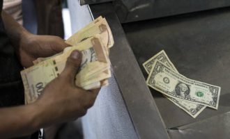Ρωσική εταιρεία τυπώνει 300 εκατ. χαρτονομίσματα για τη Βενεζουέλα