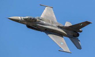 Το μήνυμα πιλότου F-16 για την 25η Μαρτίου: «Η Ελλάδα πάντα έβγαινε πιο δυνατή, αυτό θα γίνει και τώρα» (βίντεο)