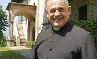 Κοροναϊός: Ιταλός ιερέας πέθανε γιατί επέλεξε να δώσει τον αναπνευστήρια σε νεότερo ασθενή