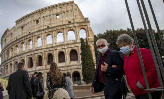 Πανδημία Ιταλία: Πιθανή η λήψη νέων, αυστηρότερων μέτρων μετά τα Χριστούγεννα