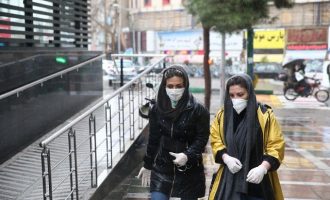 Ο κορονοϊός σκοτώνει έναν άνθρωπο κάθε 10 λεπτά στο Ιράν
