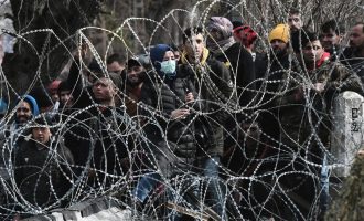 Συγκεντρώνονται ξανά μετανάστες για «γιουρούσι» στον Έβρο