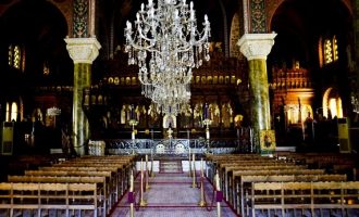 Ανοίγουν οι εκκλησίες την Κυριακή – Ποιους κανόνες πρέπει να τηρούν ιερείς και πιστοί