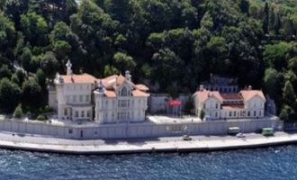 Κοροναϊός: Σε καραντίνα ο Ερντογάν στο χλιδάτο Huber Mansion με θέα τον Βόσπορο
