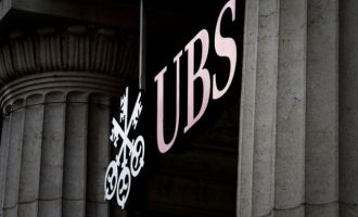 UBS: Εφιαλτική πρόβλεψη για ύφεση 10% στην Ελλάδα – Στα 200 δισ. το χρέος – Κατάρρευση του τουρισμού