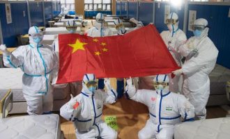 Πώς η Κίνα παραπληροφόρησε για τον κορωνοϊό και διέσπειρε τον θάνατο παγκοσμίως