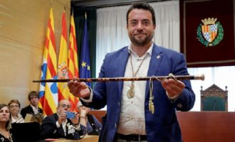 Ισπανός δήμαρχος οδηγούσε μεθυσμένος και δάγκωσε αστυνομικό