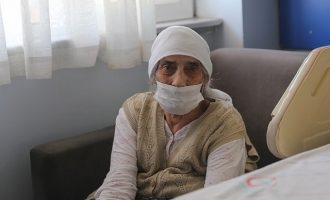 Τουρκάλα 107 ετών νίκησε τον κορωνοϊό και βγήκε από την εντατική