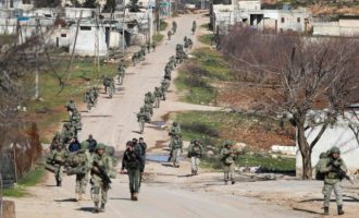 Η Τουρκία ενισχύει τη στρατιωτική της παρουσία στην Ιντλίμπ της Συρίας