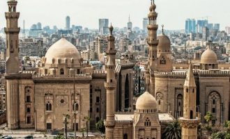 Αίγυπτος: Κλειστά όλα τα τζαμιά – «Αμαρτία» η παραβίαση της καραντίνας