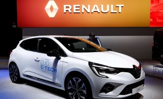 Γαλλία: Στην περικοπή 5.000 θέσεων εργασίας θα προχωρήσει η Renault