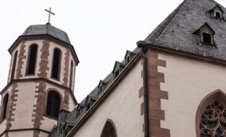 Κορωνοϊός Covid-19: Περίπου 40 πιστοί μολύνθηκαν σε εκκλησία στη Γερμανία