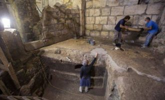 Μυστηριώδεις υπόγειοι θάλαμοι ανακαλύφθηκαν κοντά στο Τείχος των Δακρύων