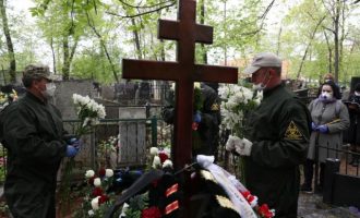 12 ορθόδοξοι ιερείς στη Ρωσία πέθαναν από κορωνοϊό – Αιτία οι ανοιχτές εκκλησίες