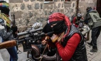 Κούρδοι αντάρτες έβαλαν βόμβα σε τουρκικό αστυνομικό τμήμα στο Ντιγιάρμπακιρ