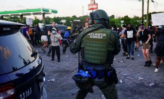 ΗΠΑ: Νέος θάνατος Αφροαμερικανού από αστυνομικό – Ξέσπασαν ταραχές στην Ατλάντα