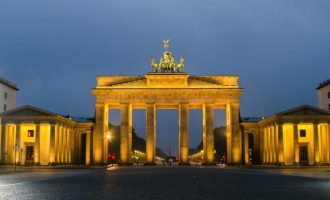 Το Βερολίνο κυκλώνει την ΕΕ