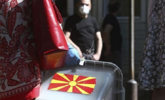 Έκλεισαν οι κάλπες στη Βόρεια Μακεδονία – Ψήφισαν οι μισοί