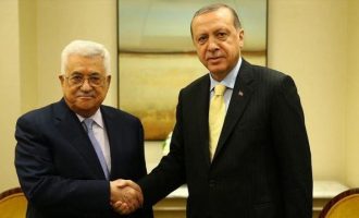 Ο Παλαιστίνιος πρόεδρος Αμπάς συνεχάρη τον Ερντογάν για τη μετατροπή της Αγίας Σοφίας σε τζαμί
