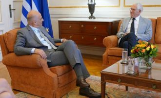 Ο Δένδιας συναντήθηκε με τον πρόεδρο της ελληνικής κοινότητας Βεγγάζης – Τι θα γίνει με τους Έλληνες μουσουλμάνους στη Λιβύη;