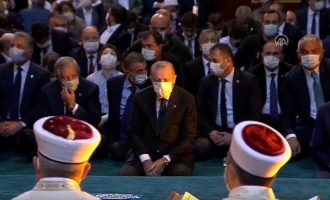 Spiegel κατά Ερντογάν: Εκνευριστική παράσταση του έμπειρου λαϊκιστή στην Αγία Σοφία