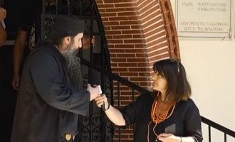 Ιερέας στην Εορδαία: Κάποιοι πληρώθηκαν για να πουν οτι έχασαν συγγενείς απο κορωνοϊό