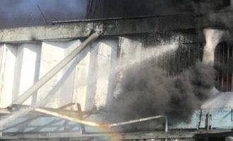 Μεγάλη φωτιά σε εργοστάσιο στη Μεταμόρφωση – Κλειστή η Αθηνών-Λαμίας