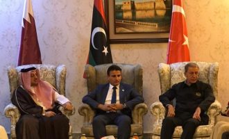 Οι Υπουργοί Άμυνας Τουρκίας και Κατάρ εκτάκτως στη Λιβύη – Χτίζουν στρατιωτική βάση