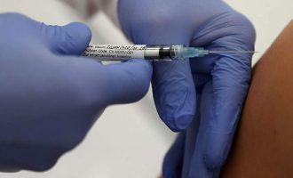 Μητσοτάκης για COVID-19: Θα εμβολιαστώ πρώτος εγώ και η οικογένειά μου