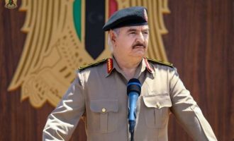 Ο ήρωας της Λιβύης στρατάρχης Χάφταρ υποψήφιος πρόεδρος