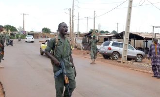 Πραξικόπημα στο Μαλί: Ο πρόεδρος και ο πρωθυπουργός συνελήφθησαν από στασιαστές στρατιώτες