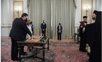 Το ατόπημα της Σακελλαροπούλου στην ορκωμοσία των νέων υπουργών