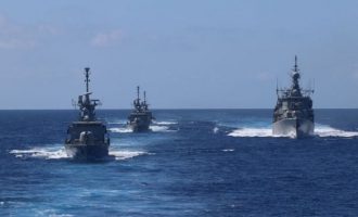 Ο ελληνικός στόλος αναπτύσσεται – Τα τουρκικά πολεμικά τον βρίσκουν μπροστά τους
