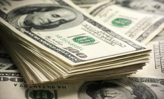 Oικονομολόγος: Το δολάριο μπορεί να καταρρεύσει ως τα τέλη του 2021