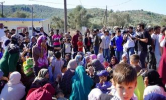 Χρυσοχοΐδης: Η Λέσβος θα έχει αδειάσει από πρόσφυγες μέχρι το Πάσχα