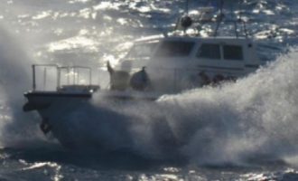 Ακυβέρνητο σκάφος με 55 μετανάστες μέσα στον κυκλώνα «Ιανό»