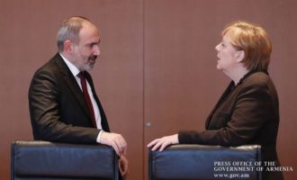 Ο πρωθυπουργός της Αρμενίας ζήτησε από τη Μέρκελ να συγκρατήσει την καταστροφική Τουρκία