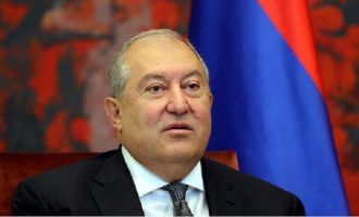 Στο νοσοκομείο με επιπλοκές από κορωνοϊό ο πρόεδρος της Αρμενίας