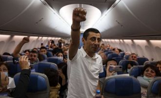 Αρμένιοι της διασποράς επιστρέφουν με πτήσεις στην Αρμενία για να πολεμήσουν τους Αζέρους Τούρκους