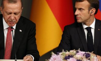 Έξαλλος με τον Ερντογάν ο Μακρόν: Η Γαλλία ανακάλεσε τον πρέσβη της στην Τουρκία