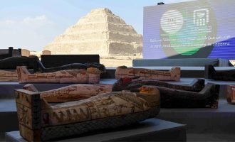 Αίγυπτος: Μεγάλη αρχαιολογική ανακάλυψη -100 άθικτες σαρκοφάγοι στην Νεκρόπολη της Σακκάρα