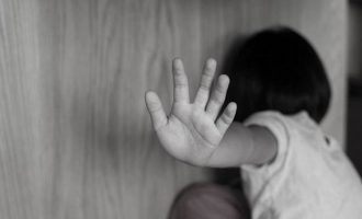 Καβάλα: Νηπιαγωγός ασελγούσε σε 4χρονα κορίτσια κι αγόρι