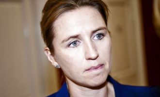 Η σοσιαλίστρια πρωθυπουργός της Δανίας λέει στους Σύρους πρόσφυγες: «Πίσω στην πατρίδα σας»