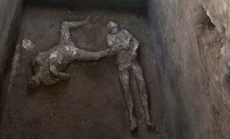 Πομπηία: Ανακαλύφθηκαν τα λείψανα ενός πλούσιου κι ενός σκλάβου