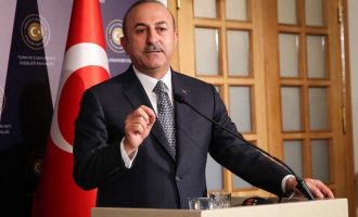 «Κωλοτούμπα» της Τουρκίας: «Είμαστε υπέρ του ανοιχτού ΝΑΤΟ» λέει ο Τσαβούσογλου